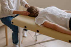 脚部・臀部をゆるめる施術